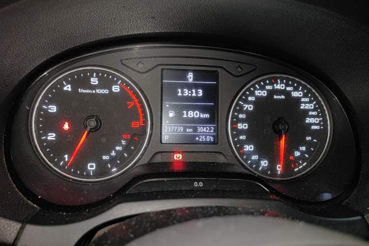Used Audi A3 2014 Limousine 35 TFSI Automatic Fashion Model Instrument Cluster
