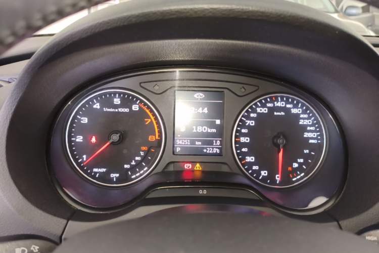 Used Audi A3 2014 Limousine 35 TFSI Automatic Advanced Model Instrument Cluster
