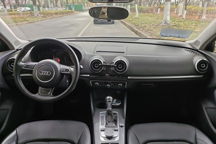 Used Audi A3 2014 Limousine 40 TFSI S line Comfort Model Interior 1