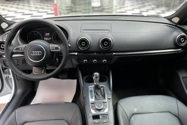 Used Audi A3 2014 Sportback 35 TFSI Automatic Comfort Model Interior 2