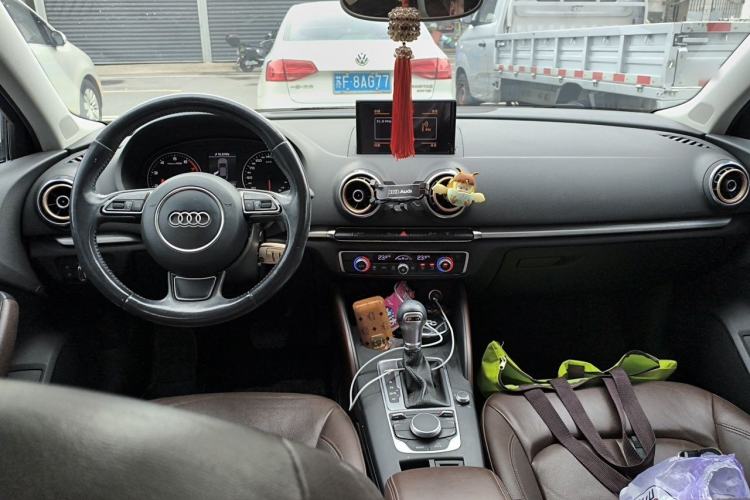 Used Audi A3 2014 Limousine 35 TFSI Automatic Comfort Model Interior 2
