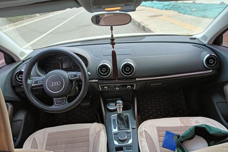 Used Audi A3 2014 Limousine 40 TFSI S line Comfort Model Interior 2