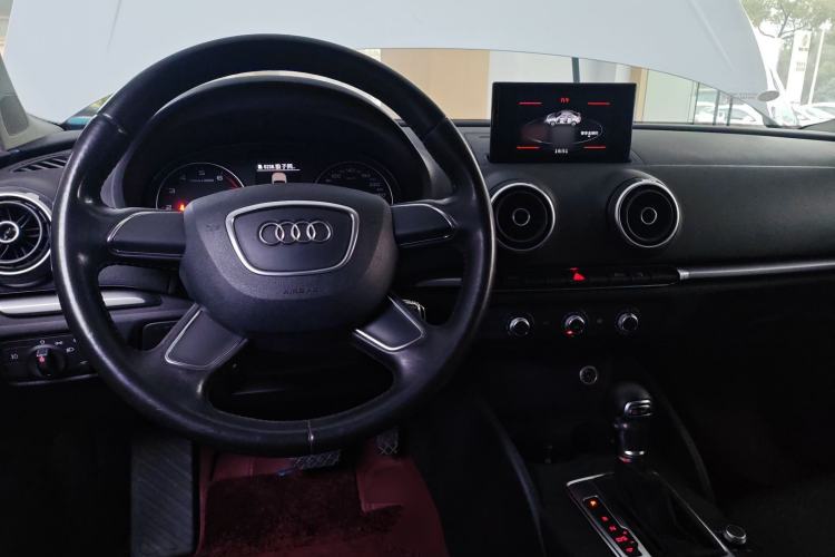 Used Audi A3 2014 Limousine 35 TFSI Automatic Advanced Model Interior 2