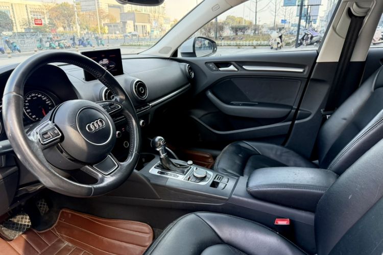 Used Audi A3 2014 Sportback 35 TFSI Automatic Style Edition Interior 2