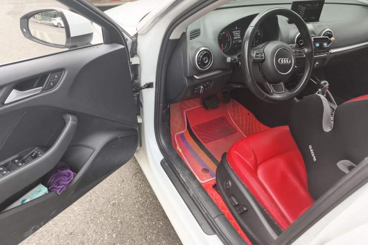Used Audi A3 2014 Sportback 35 TFSI Automatic Style Edition Interior 3