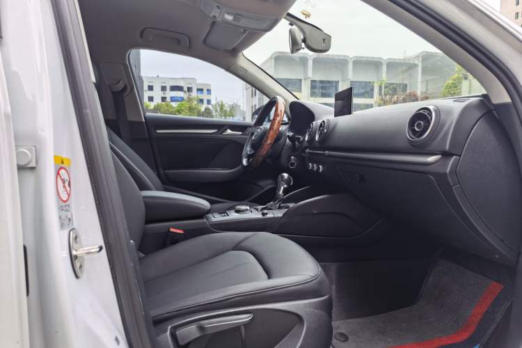 Used Audi A3 2014 Sportback 35 TFSI Automatic Ambition Edition Interior 3