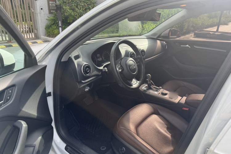 Used Audi A3 2014 Sportback 35 TFSI Automatic Style Edition Interior 3