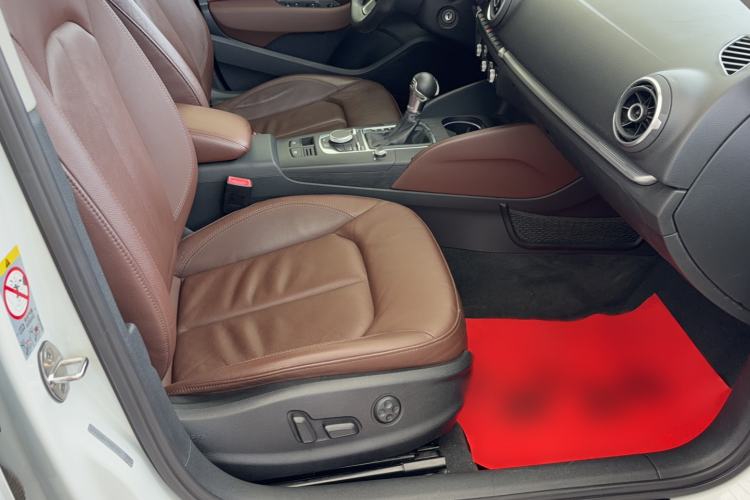 Used Audi A3 2014 Limousine 35 TFSI Automatic Comfort Model Interior 3
