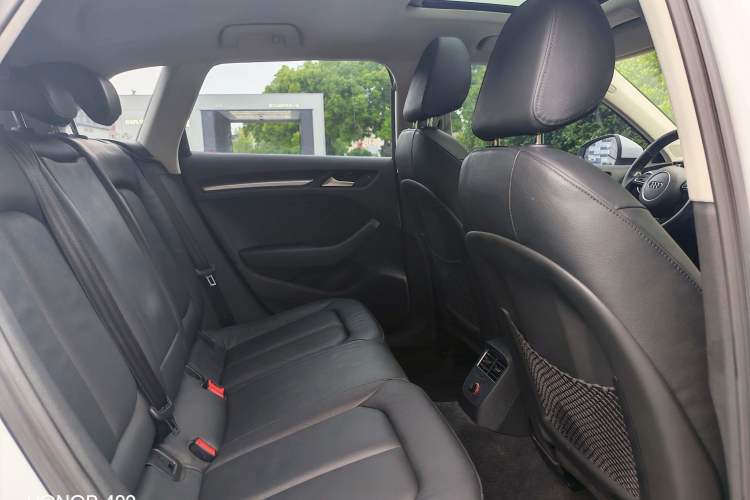 Used Audi A3 2014 Sportback 35 TFSI Automatic Comfort Model Interior 4