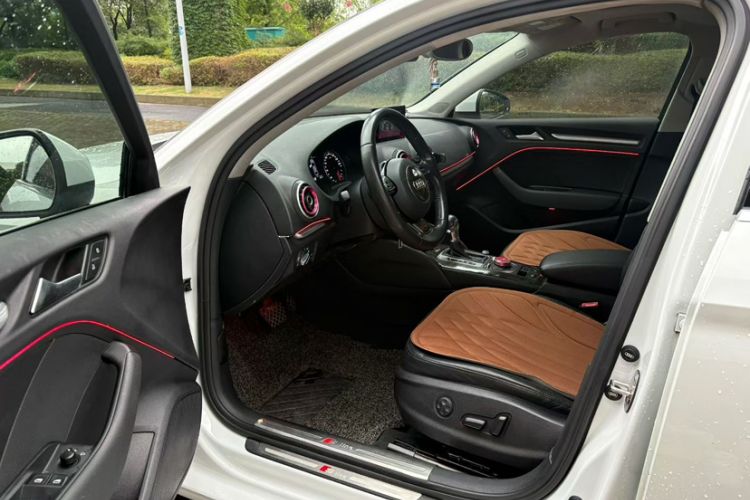 Used Audi A3 2014 Limousine 35 TFSI Automatic Comfort Model Interior 4
