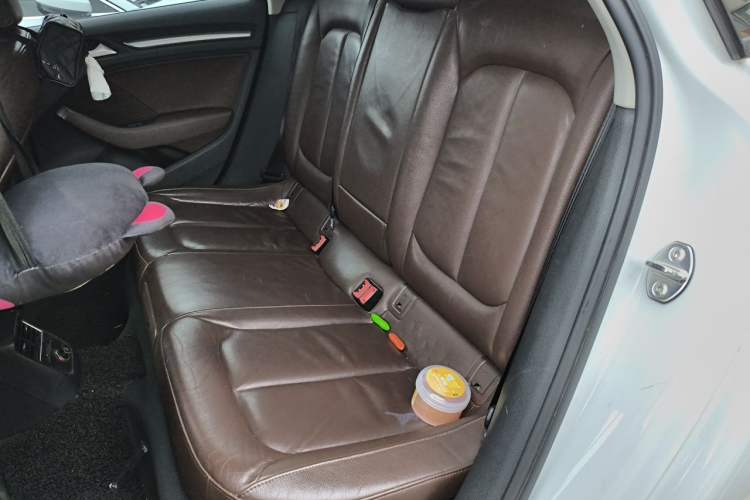 Used Audi A3 2014 Limousine 35 TFSI Automatic Comfort Model Interior 4