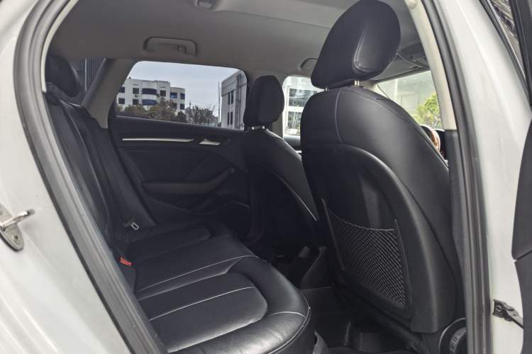 Used Audi A3 2014 Sportback 35 TFSI Automatic Ambition Edition Interior 5