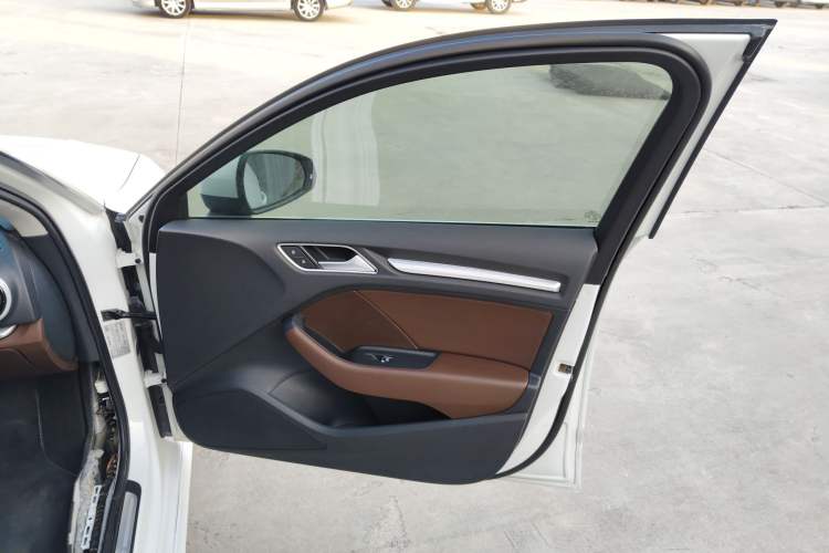 Used Audi A3 2014 Sportback 40 TFSI S line Comfort Model Interior 5