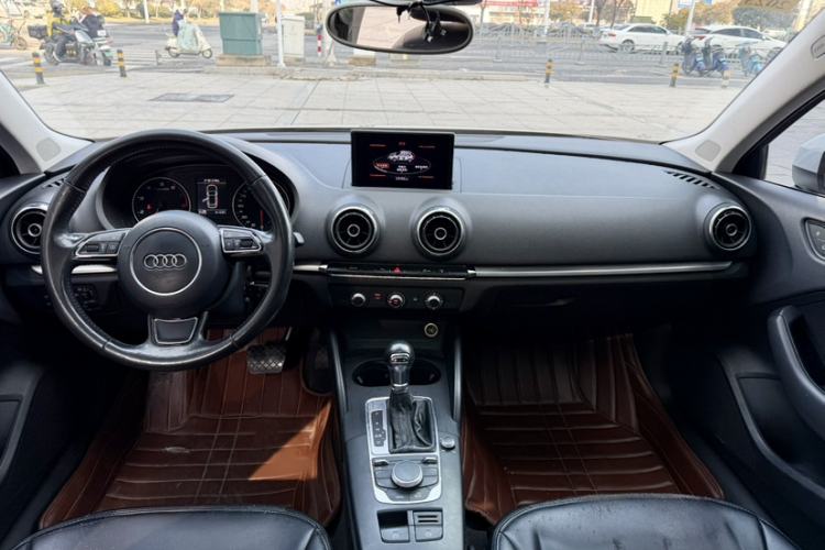 Used Audi A3 2014 Sportback 35 TFSI Automatic Style Edition Interior 5