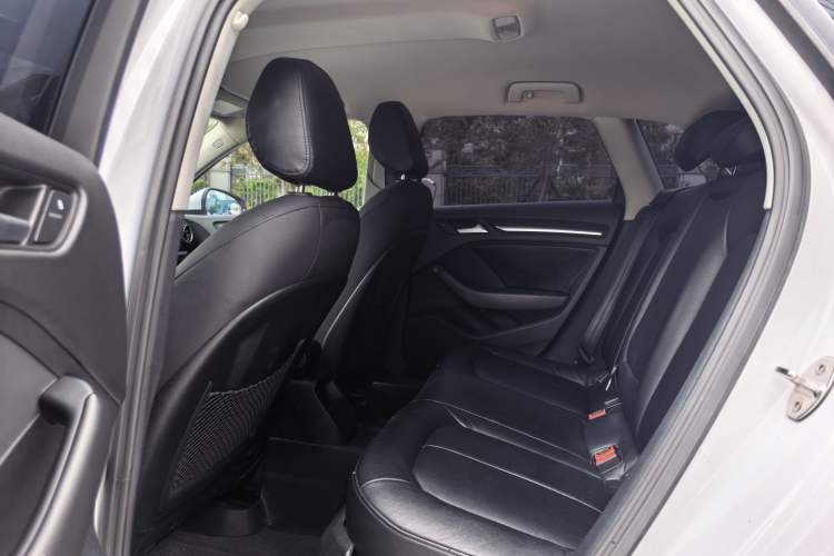 Used Audi A3 2014 Sportback 35 TFSI Automatic Ambition Edition Interior 6