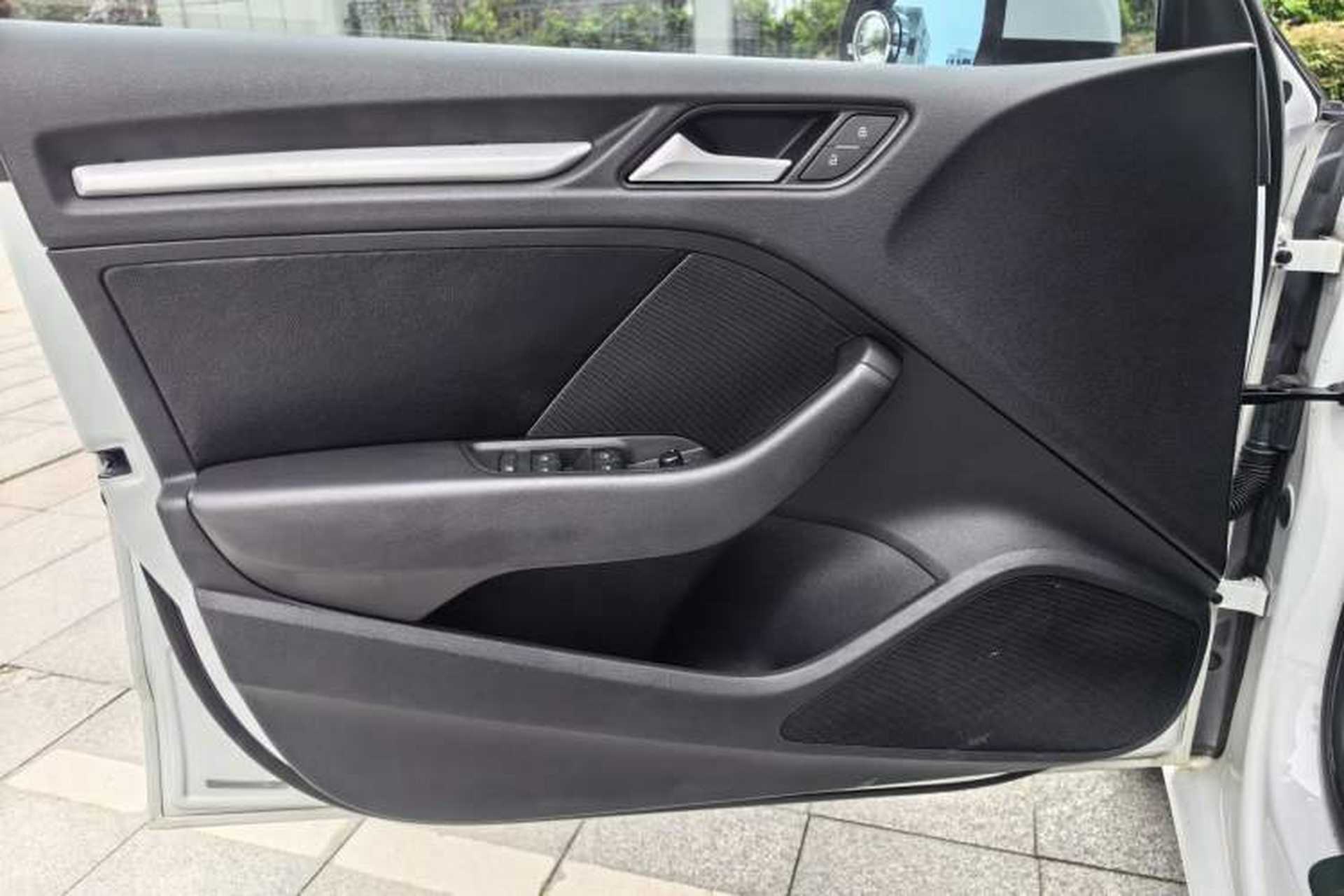 Used Audi A3 2014 Sportback 35 TFSI Automatic Ambition Edition Interior 8
