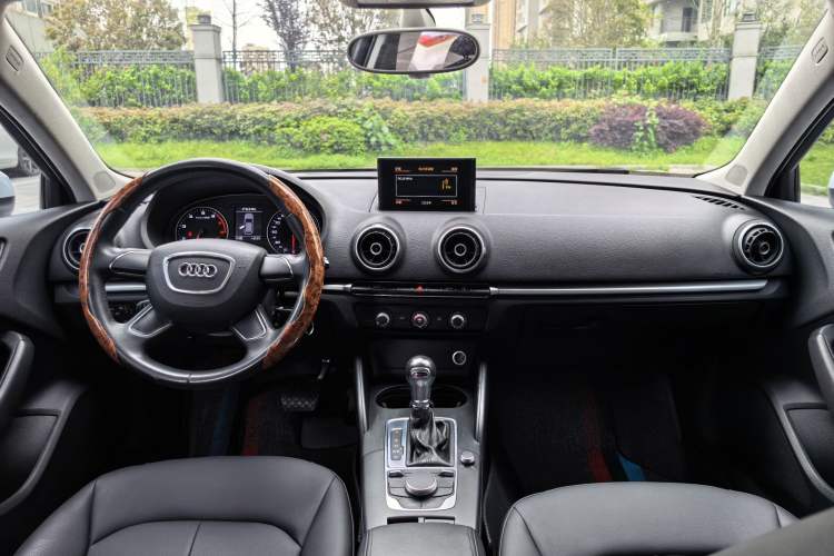 Used Audi A3 2014 Sportback 35 TFSI Automatic Ambition Edition Interior 9