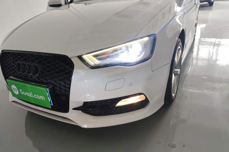 Used Audi A3 2014 Limousine 40 TFSI S line Luxury Model Left Front Headlight