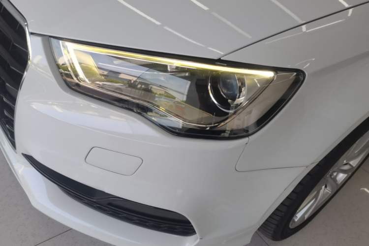 Used Audi A3 2014 Limousine 40 TFSI S line Comfort Model Left Front Headlight