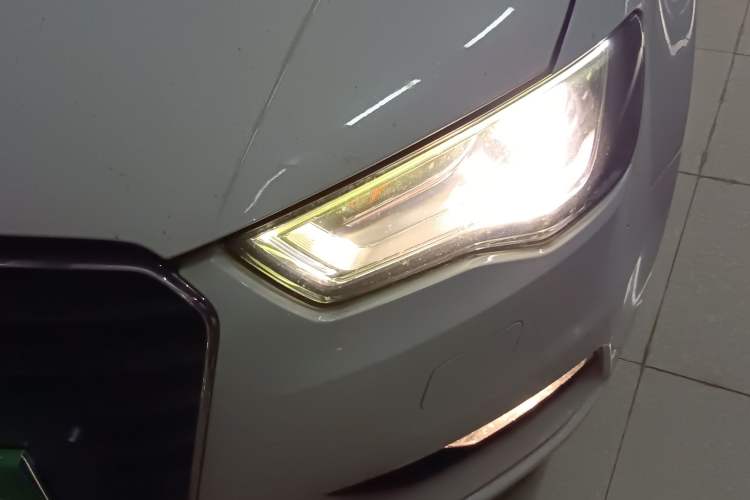 Used Audi A3 2014 Limousine 35 TFSI Automatic Fashion Model Left Front Headlight