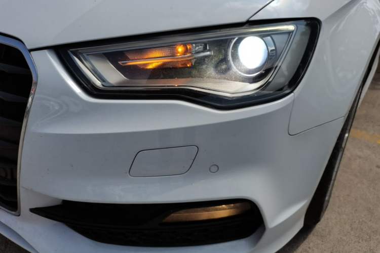 Used Audi A3 2014 Limousine 40 TFSI S line Luxury Model Left Front Headlight