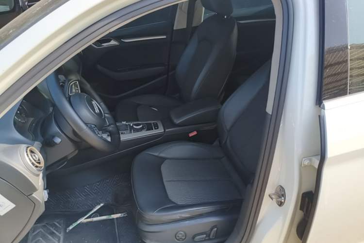 Used Audi A3 2014 Limousine 40 TFSI S line Comfort Model Left Front Seat