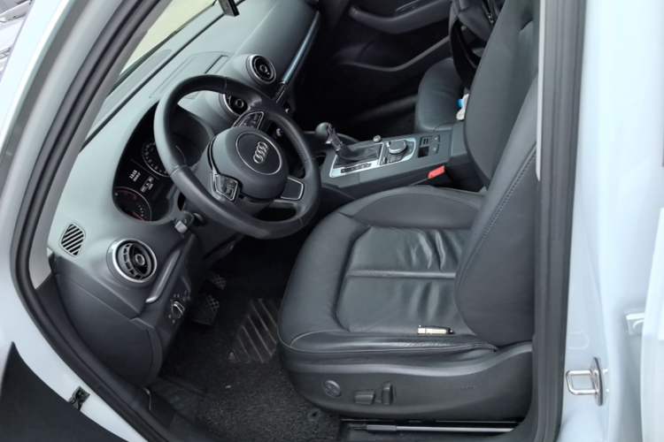 Used Audi A3 2014 Sportback 35 TFSI Automatic Comfort Model Left Front Seat