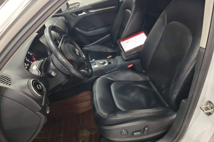Used Audi A3 2014 Sportback 35 TFSI Automatic Style Edition Left Front Seat