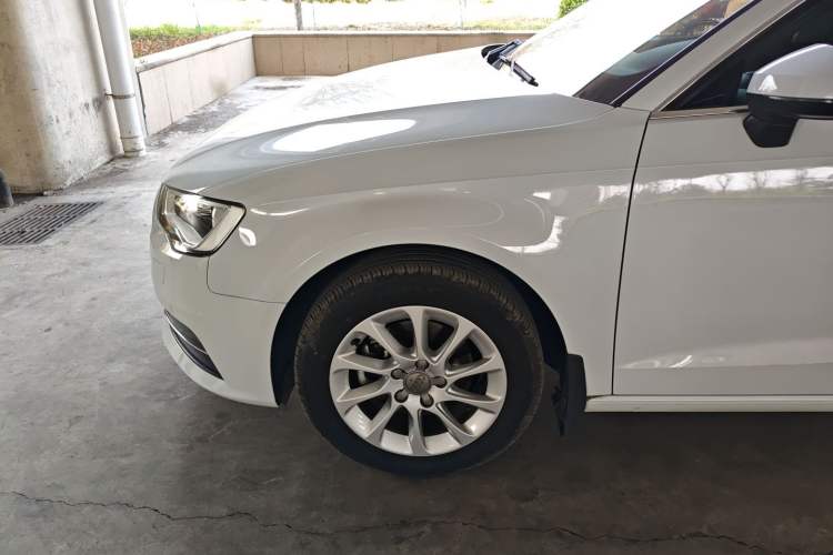 Used Audi A3 2014 Sportback 35 TFSI Automatic Style Edition Left Front Wheel Hub