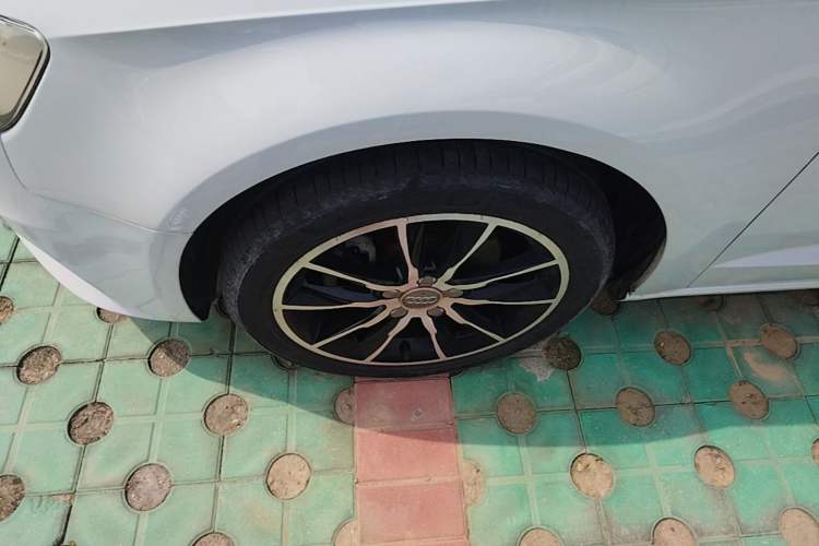Used Audi A3 2014 Sportback 35 TFSI Automatic Comfort Model Left Front Wheel Hub