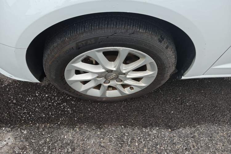 Used Audi A3 2014 Sportback 35 TFSI Automatic Style Edition Left Front Wheel Hub