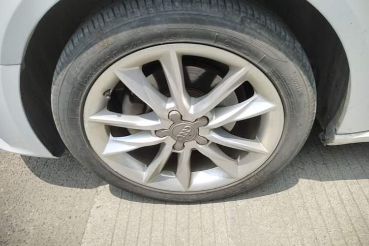 Used Audi A3 2014 Sportback 35 TFSI Automatic Comfort Model Left Front Wheel Hub