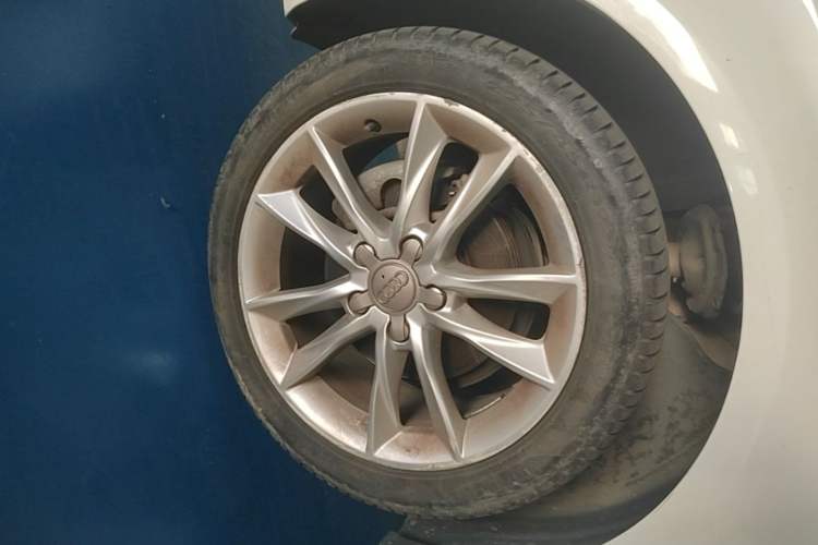 Used Audi A3 2014 Sportback 35 TFSI Automatic Comfort Model Left Front Wheel Hub