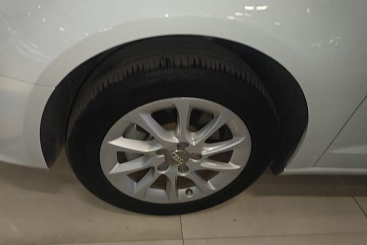 Used Audi A3 2014 Sportback 35 TFSI Automatic Style Edition Left Front Wheel Hub