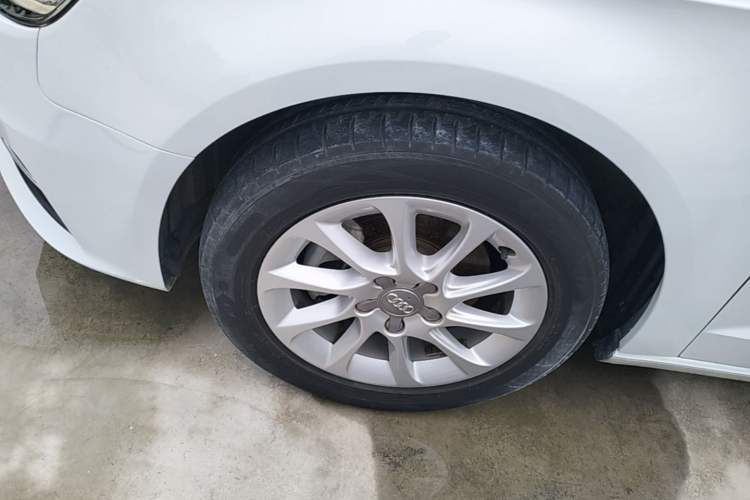 Used Audi A3 2014 Sportback 35 TFSI Automatic Style Edition Left Front Wheel Hub