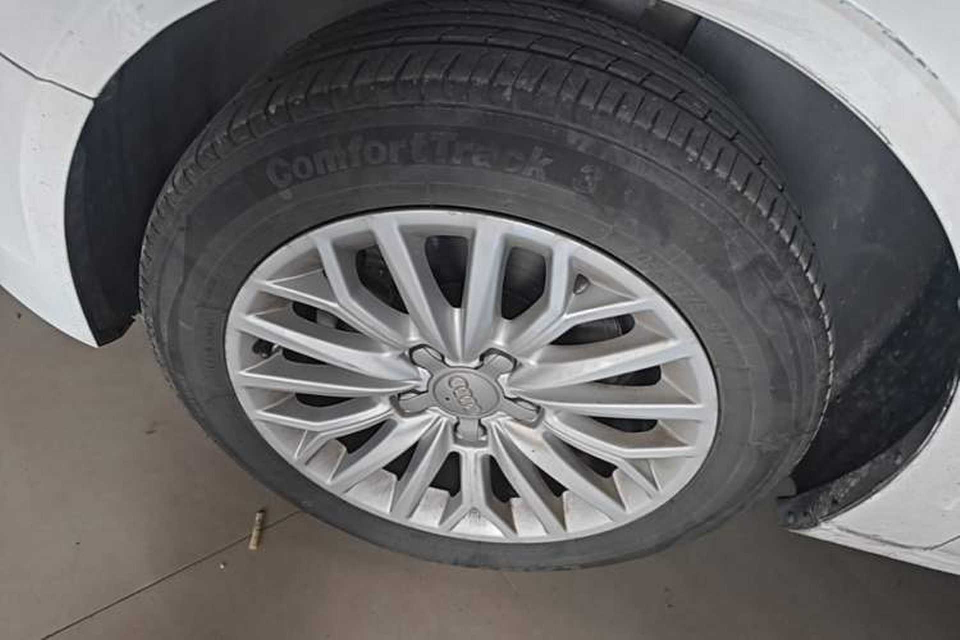 Used Audi A3 2014 Limousine 35 TFSI Automatic Advanced Model Left Front Wheel Hub
