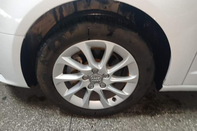 Used Audi A3 2014 Sportback 35 TFSI Automatic Style Edition Left Front Wheel Hub