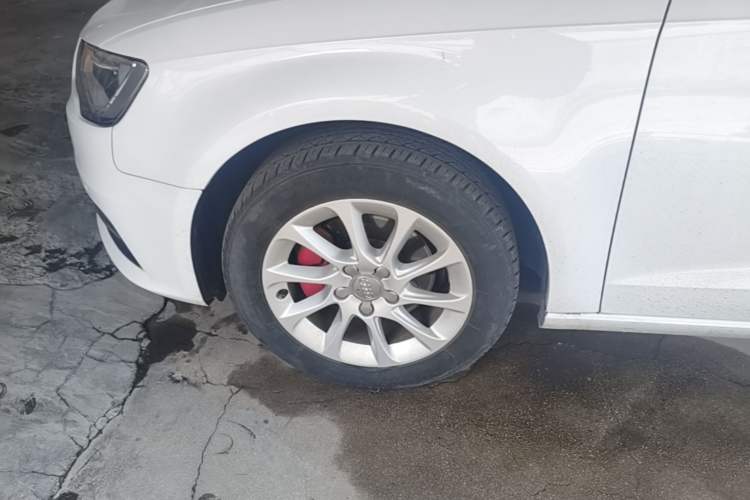 Used Audi A3 2014 Sportback 35 TFSI Automatic Style Edition Left Front Wheel Hub