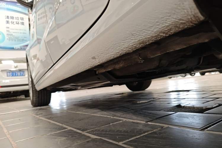Used Audi A3 2014 Limousine 35 TFSI Automatic Advanced Model Left Side Sill
