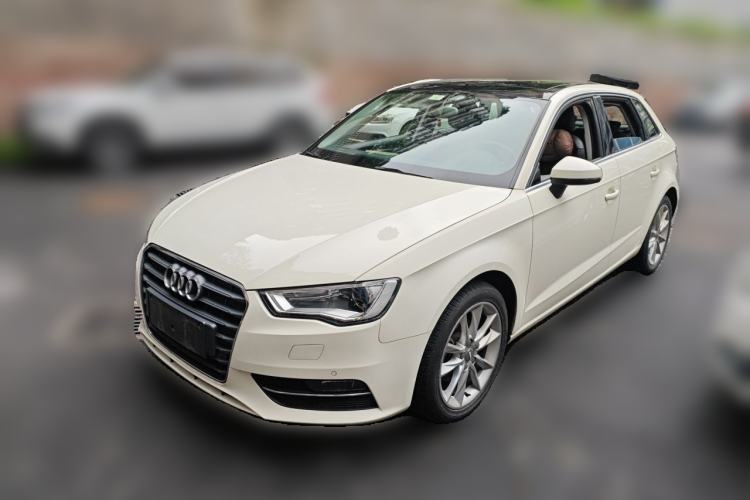 Używany Audi A3 2014 Sportback 35 TFSI Automatic Comfort Model Guazi used car, China used car export, Used car for sale, Used cars, Cheapest cars for sale