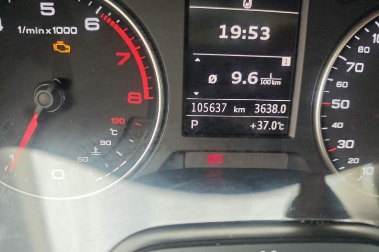 Used Audi A3 2014 Sportback 35 TFSI Automatic Comfort Model Odometer Close Up