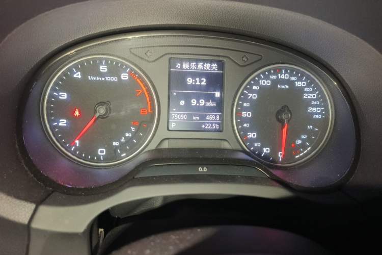 Used Audi A3 2014 Limousine 35 TFSI Automatic Comfort Model Odometer Close Up