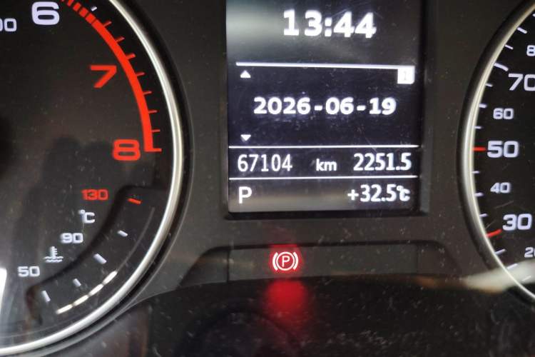 Used Audi A3 2014 Sportback 35 TFSI Automatic Ambition Edition Odometer Close Up