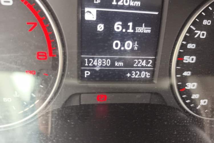Used Audi A3 2014 Sportback 35 TFSI Automatic Style Edition Odometer Close Up