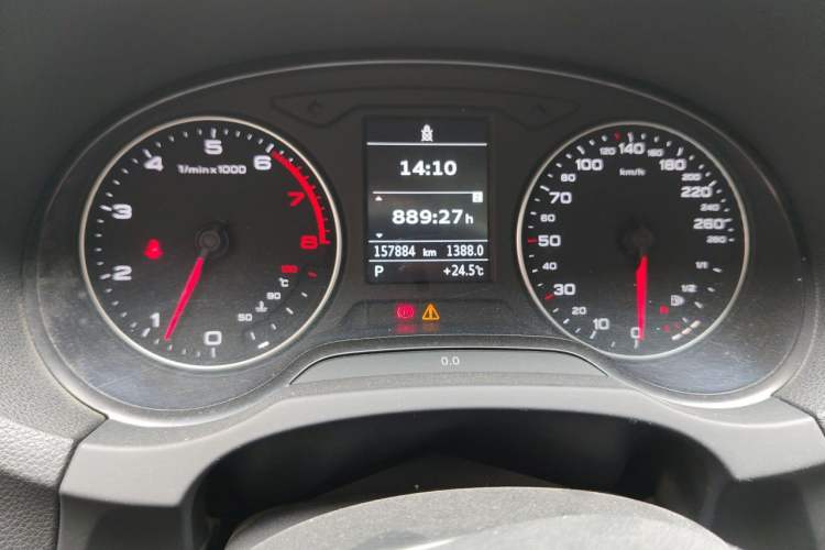 Used Audi A3 2014 Limousine 35 TFSI Automatic Comfort Model Odometer Close Up