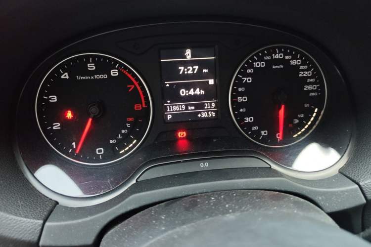 Used Audi A3 2014 Limousine 35 TFSI Automatic Comfort Model Odometer Close Up