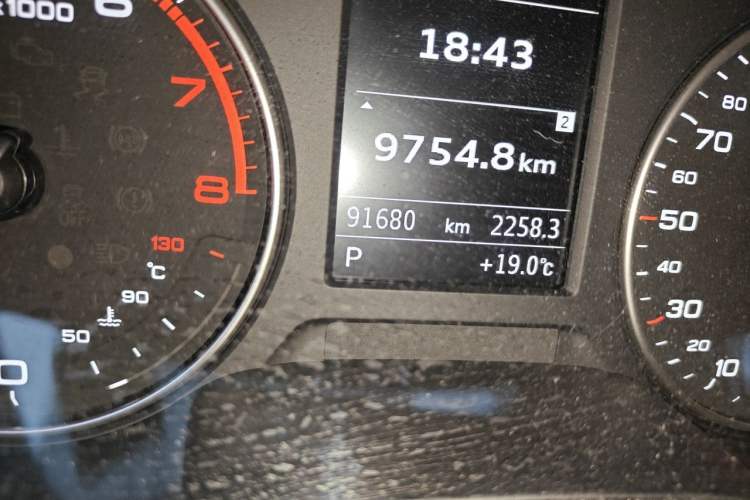 Used Audi A3 2014 Sportback 35 TFSI Automatic Comfort Model Odometer Close Up
