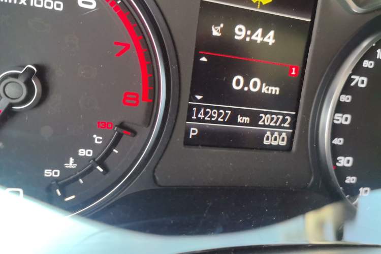 Used Audi A3 2014 Limousine 40 TFSI S line Comfort Model Odometer Close Up