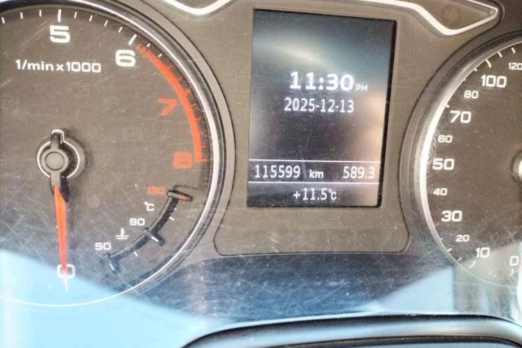 Used Audi A3 2014 Limousine 40 TFSI S line Comfort Model Odometer Close Up