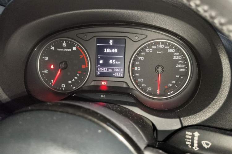 Used Audi A3 2014 Limousine 35 TFSI Automatic Comfort Model Odometer Close Up